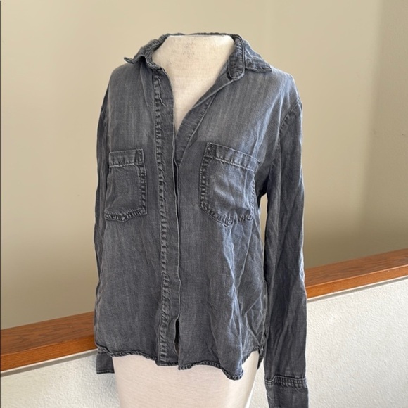 cloth & stone Tops - Cloth & Stone Charcoal Button-Up Shirt size small